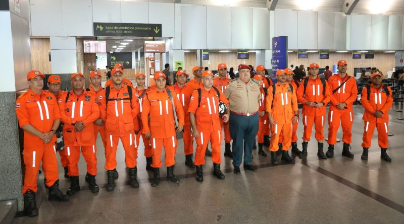 Bahia envia 22 bombeiros militares e profissionais de saúde para auxiliar no socorro às vítimas das chuvas no Rio Grande do Sul