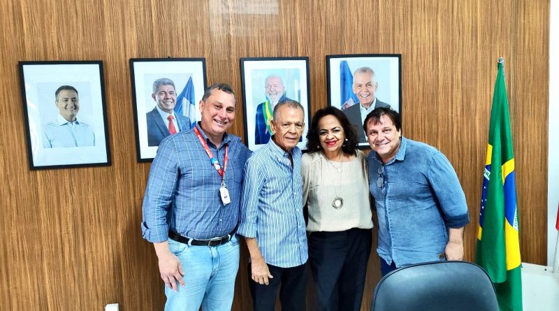 Prefeito Marcos Medrado recebe ex-secretária de educação do Estado