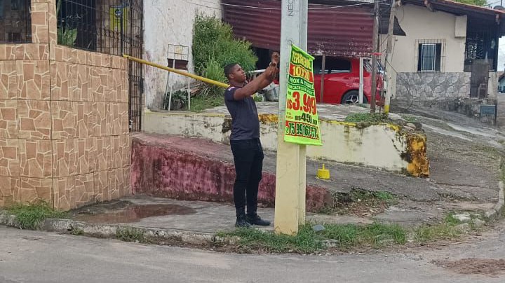 Prefeitura de Valença remove placas irregulares e fortalece o ordenamento urbano