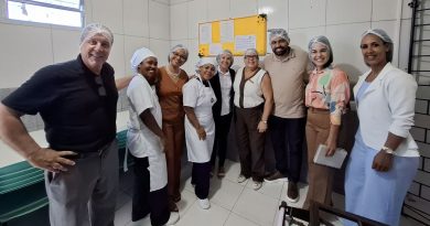 Modelo de gestão da alimentação escolar de Valença vira referência para o município de Serrinha