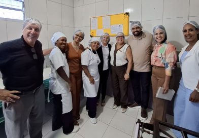 Modelo de gestão da alimentação escolar de Valença vira referência para o município de Serrinha