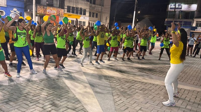 Dança, alegria e saúde tomam conta da Praça da República no clima da Copa
