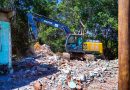 Prefeitura de Valença executa demolição preventiva em área de manguezal no Guaibim