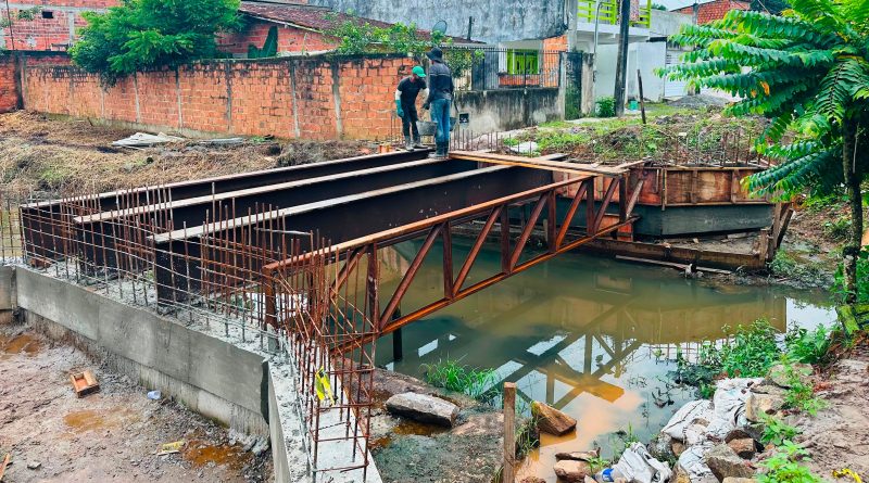 Concretagem marca avanço na construção da ponte sobre o canal Estância Azul