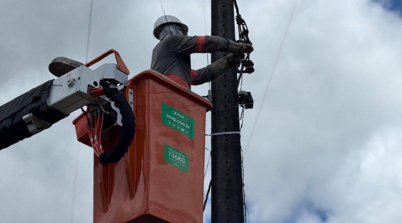 Valença inicia modernização da iluminação pública da orla com  investimento de R$ 823 mil